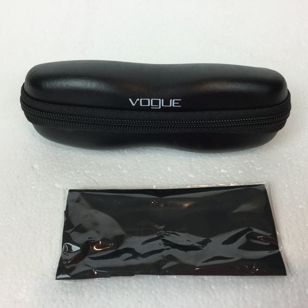 Vogue sunglasses or eyeglasses case zippered close